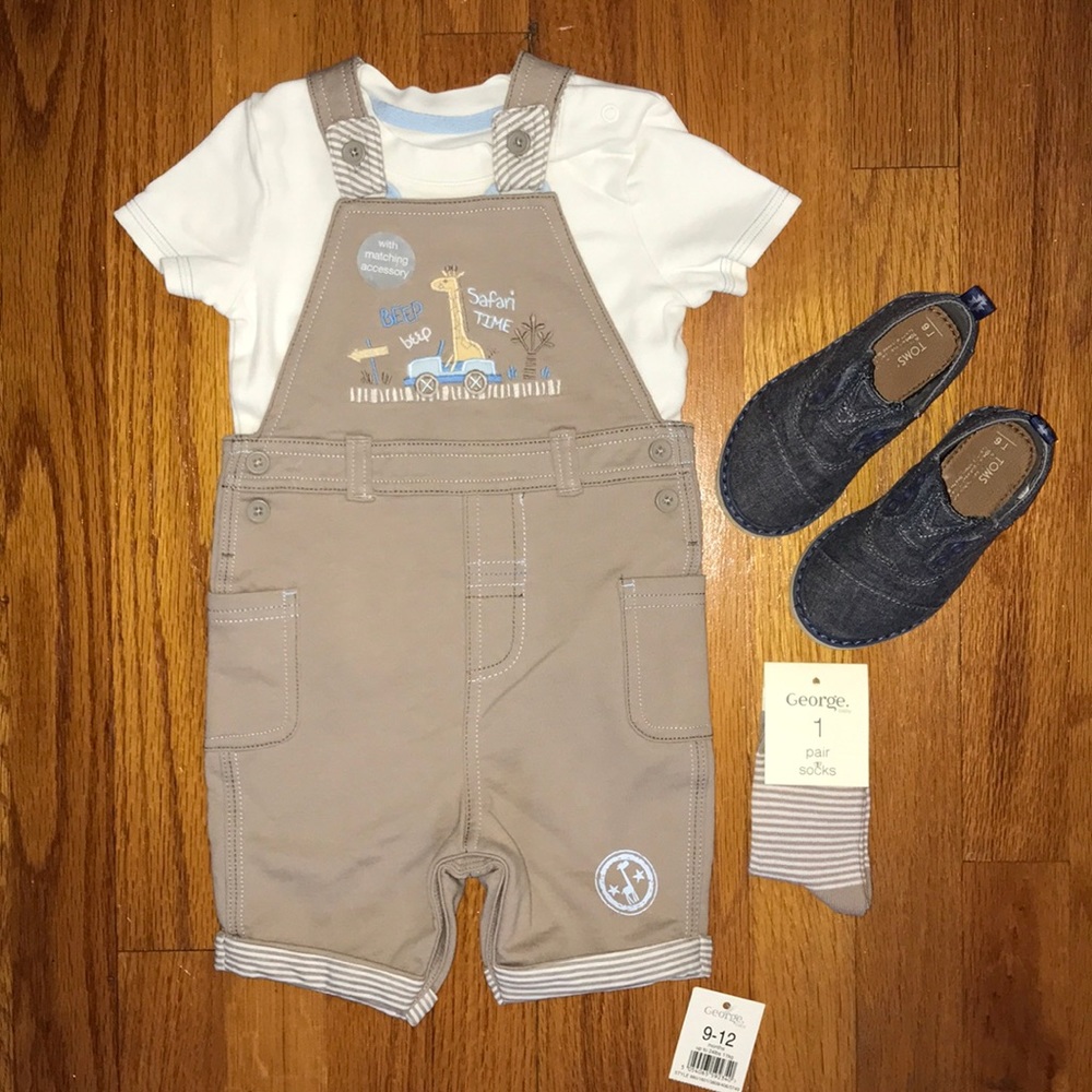 NWT Baby Safari Theme Matching Set. 9-12mo